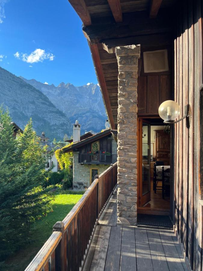 Chalet Blanc "Coeur Sapin" Courmayeur Exterior foto