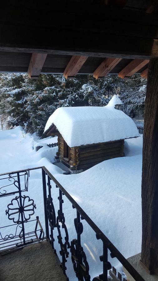Chalet Blanc "Coeur Sapin" Courmayeur Exterior foto